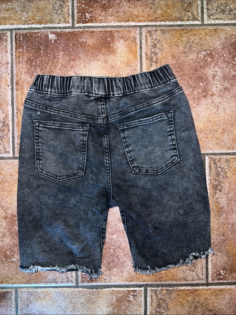 Old Navy Black Washed Denim Shorts with Frayed Hem - Picture 2 of 4